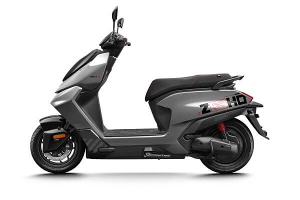 ZEEHO AE4 - un scuter electric cu trasaturi elegante si tehnologie avansata